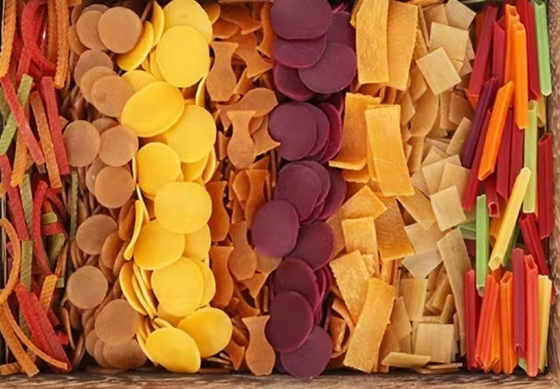 Uncooked Dried Red Pellet Potato Chips CRISPY PAOSI Mixed Puffed Embryo Material